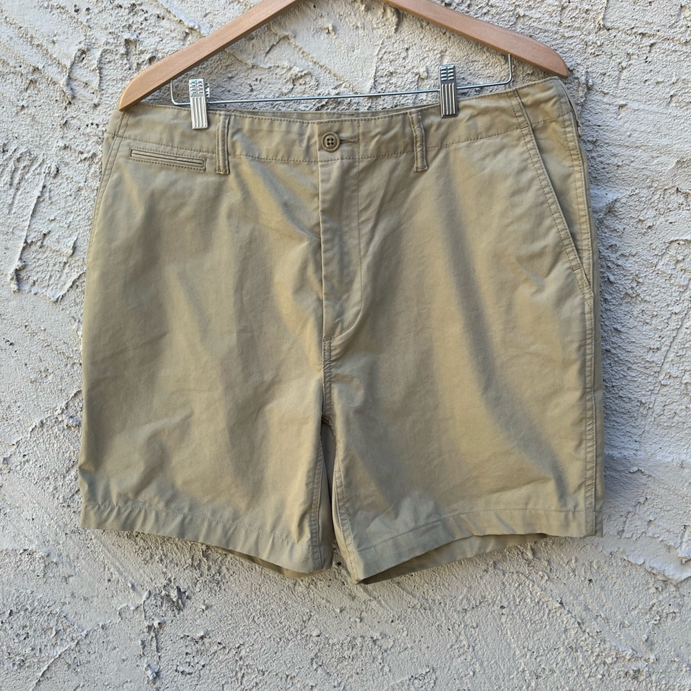 Birdwell Beach Shorts British Tan Flat Front Chinos NWOT size 34/38 Run big